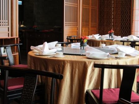 Kwan Cheuk Heen Restaurant, Harbor Grand Hotel.  Very elegant, huh?  On the right hand side of these tables, there is a magnificent Hong Kong Victoria Harbour view