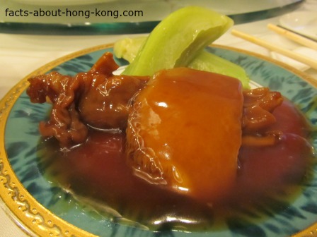 Slow cooking abalone in a Hong Kong restaurant