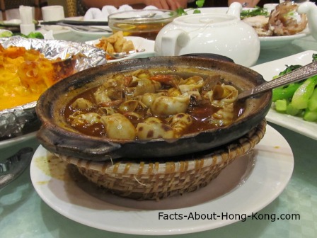 Hong Kong Seafood Districts - Common periwinkle with hot sauce in traditional Chinese pot