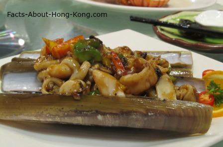 Stir-fry razor clam  and bell peper with Chinese black bean sauce in Lei Yue Mun