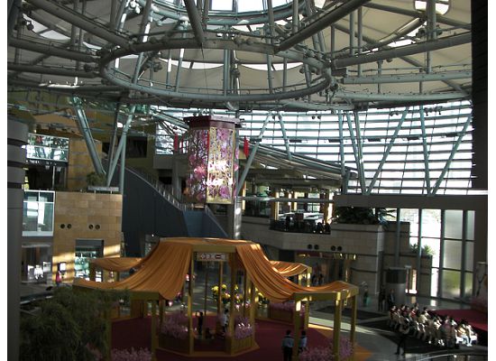 The world's biggest lantern looks pretty small compared to the mall's exhibition area