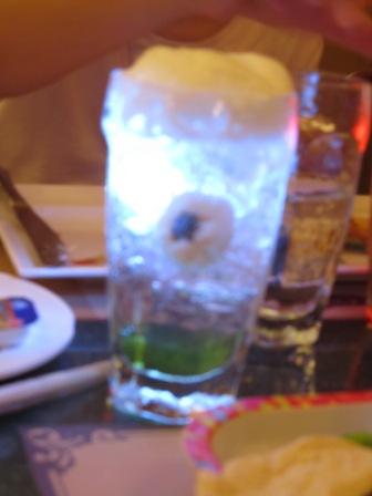 BOO...Did that eye ball scare you?  It was made of lychee and blueberry.  Very clever in using Chinese ingredients in presentation, huh? The light in the drink flashed continuously.  Can you imagine how it looks like in a dark room?  S.C.A.R.Y....