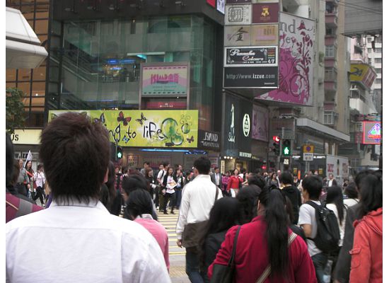A very common sceen you can see everywhere in Hong Kong no matter day or night