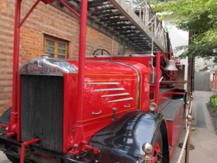 On the way to 1881 Heritage, we passed by this antique fire truck next to this historical building.  My little one fell in love with it right away