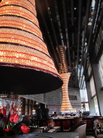 The Lounge and Bar in the Ritz Carlton, Hong Kong.  Our table was next to one of these tall and humongous lamps.  Aren't they pretty?