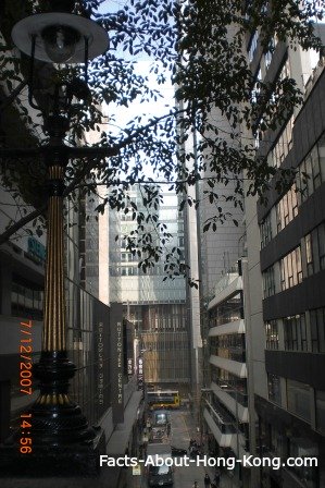 One of the 4 gas lamps in Duddell Street