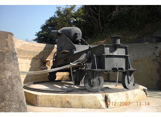 Battery on the way toward the museum building
