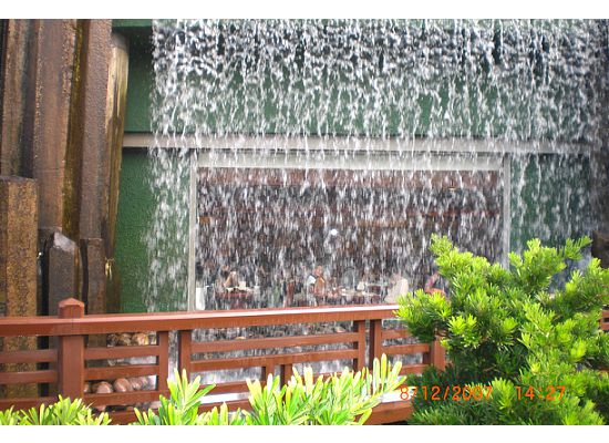 Can you see the people behind the waterfall in the Nan Lian Garden Hong Kong? 